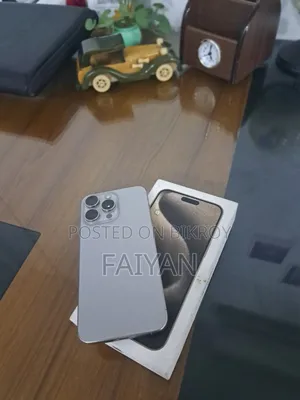 New Apple iPhone 15 Pro Max 256 GB Silver
