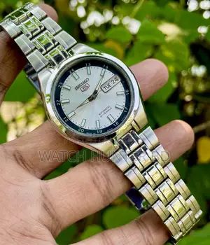 চমৎকার Seiko 5 Snkg19 সানবার্স্ট হোয়াইট অটোমেটিক ঘড়ি