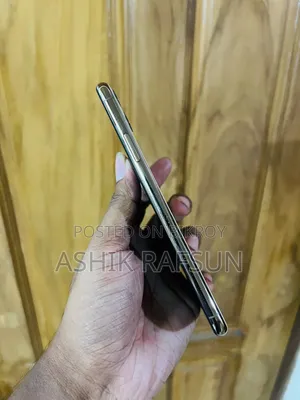 Apple iPhone 11 Pro Max 64 GB Gold