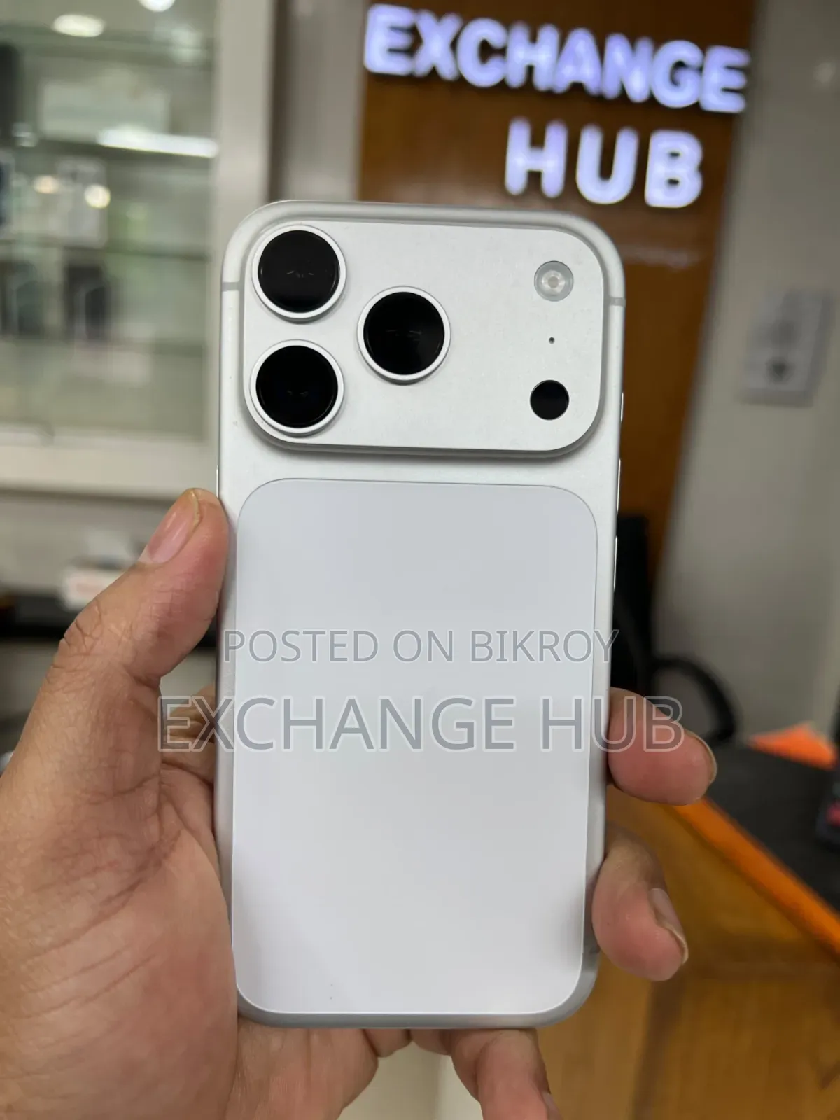 অ্যাপল আইফোন ১৭ প্রো ২৫৬ জিবি সিলভার