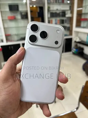 অ্যাপল আইফোন ১৭ প্রো ২৫৬ জিবি সিলভার