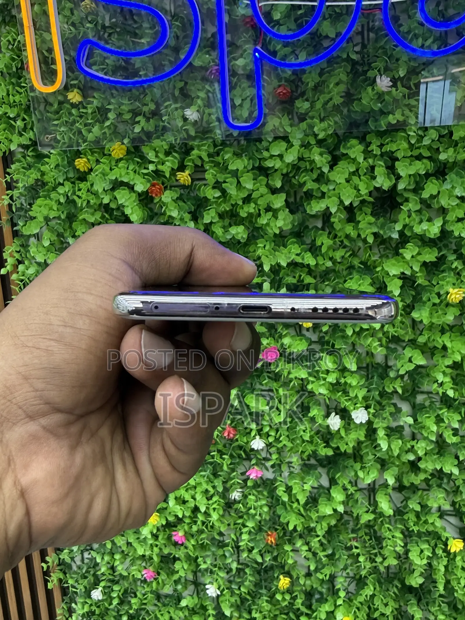 Vivo V50e 128 GB White