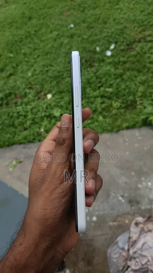 Infinix Smart 7 HD 64 GB White