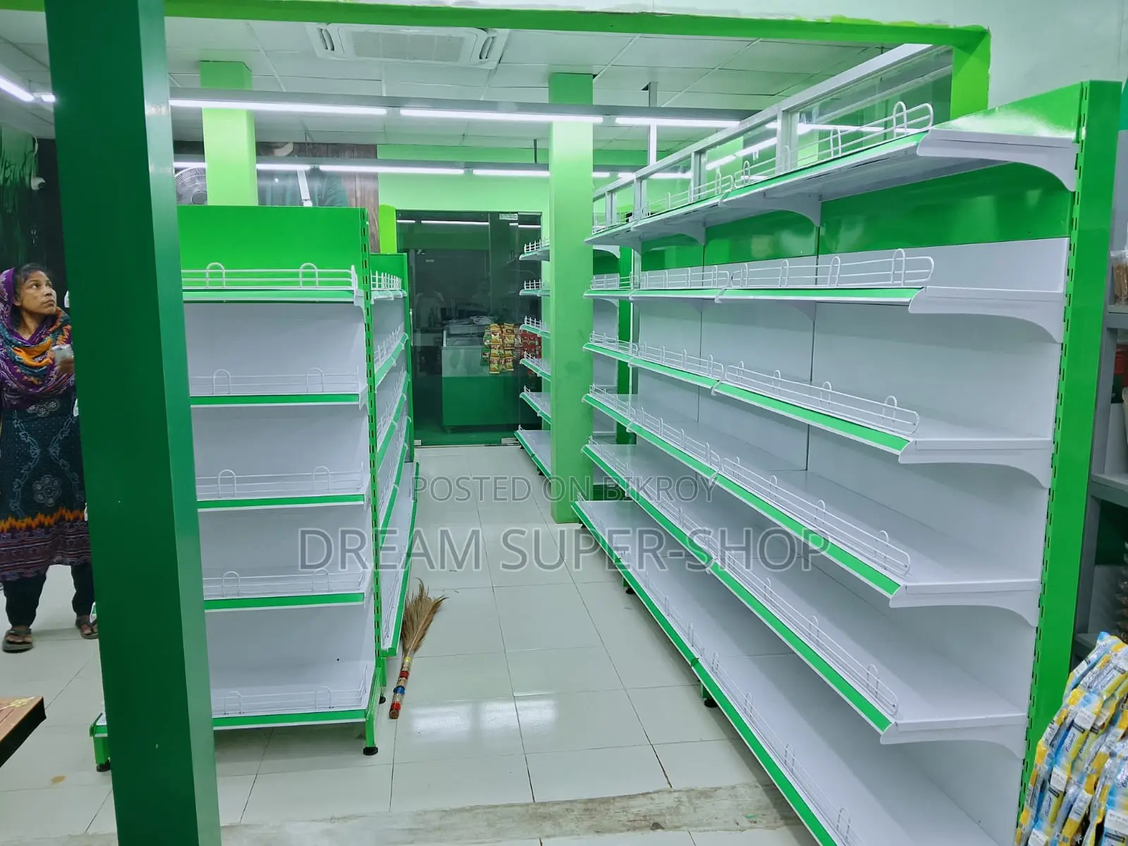 Wall Gondola Rack – Smart Shelving for Modern Retail