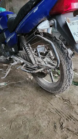 রানার বুলেট ১০০ ভি২ ২০২১ ব্লু