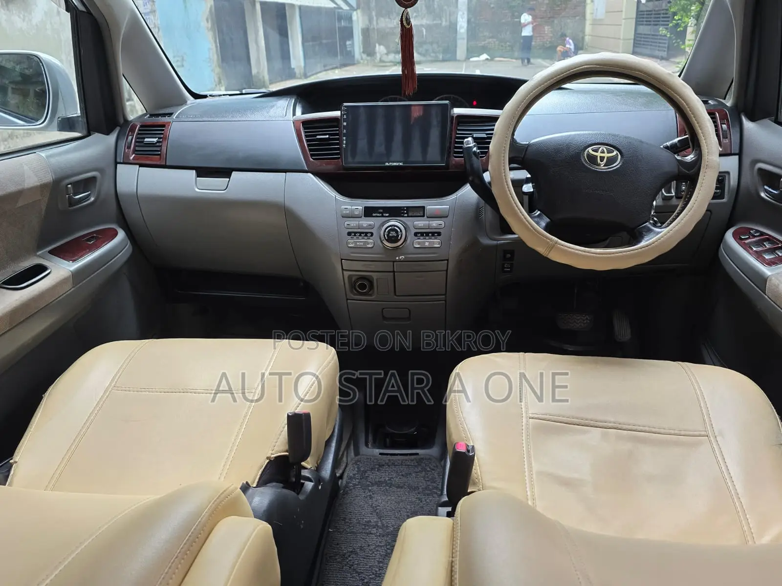 Toyota Noah 2.0 AWD (8 Seater) 2005 Silver