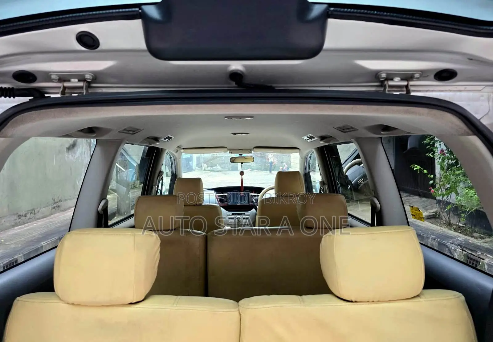 Toyota Noah 2.0 AWD (8 Seater) 2005 Silver