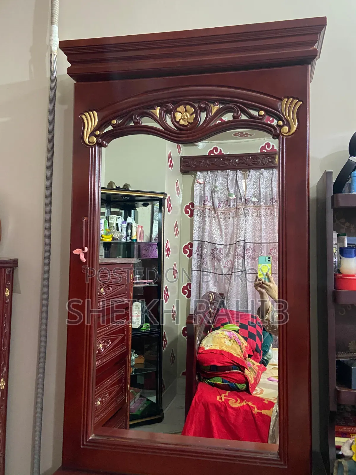 ড্রেসিং টেবিল