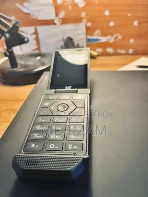 New Cat S22 Flip 16 GB Black