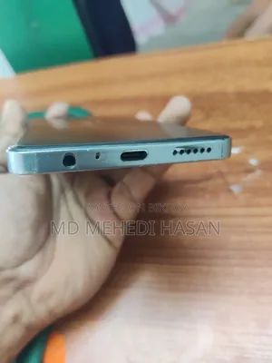 Tecno Camon 20 ২৫৬ জিবি সাদা