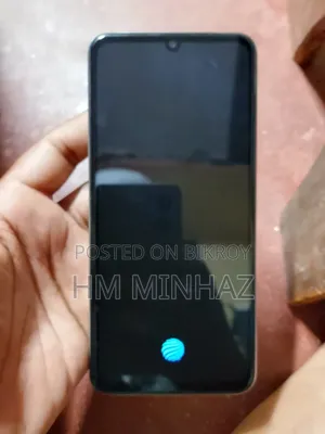 Vivo V25e 128 GB Yellow