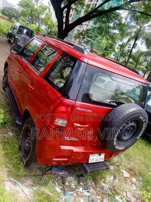Mahindra XUV500 2017 Red