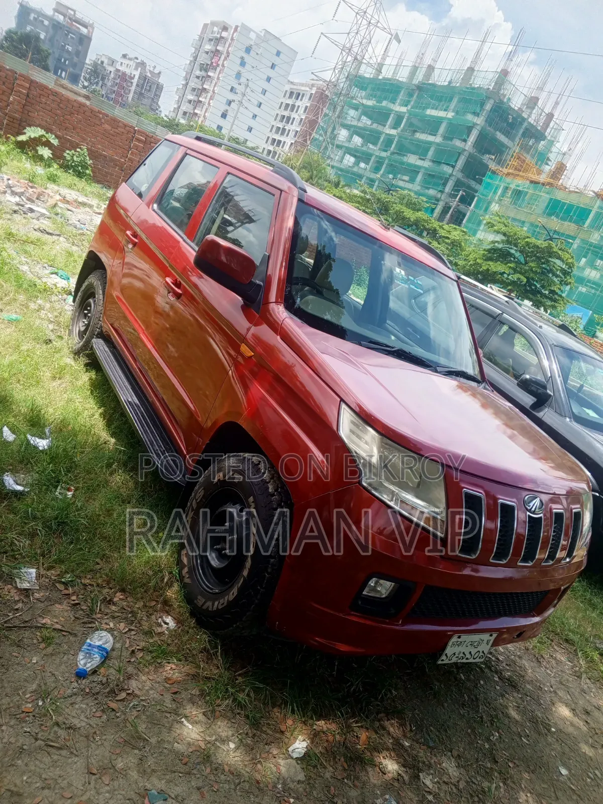Mahindra XUV500 2017 Red