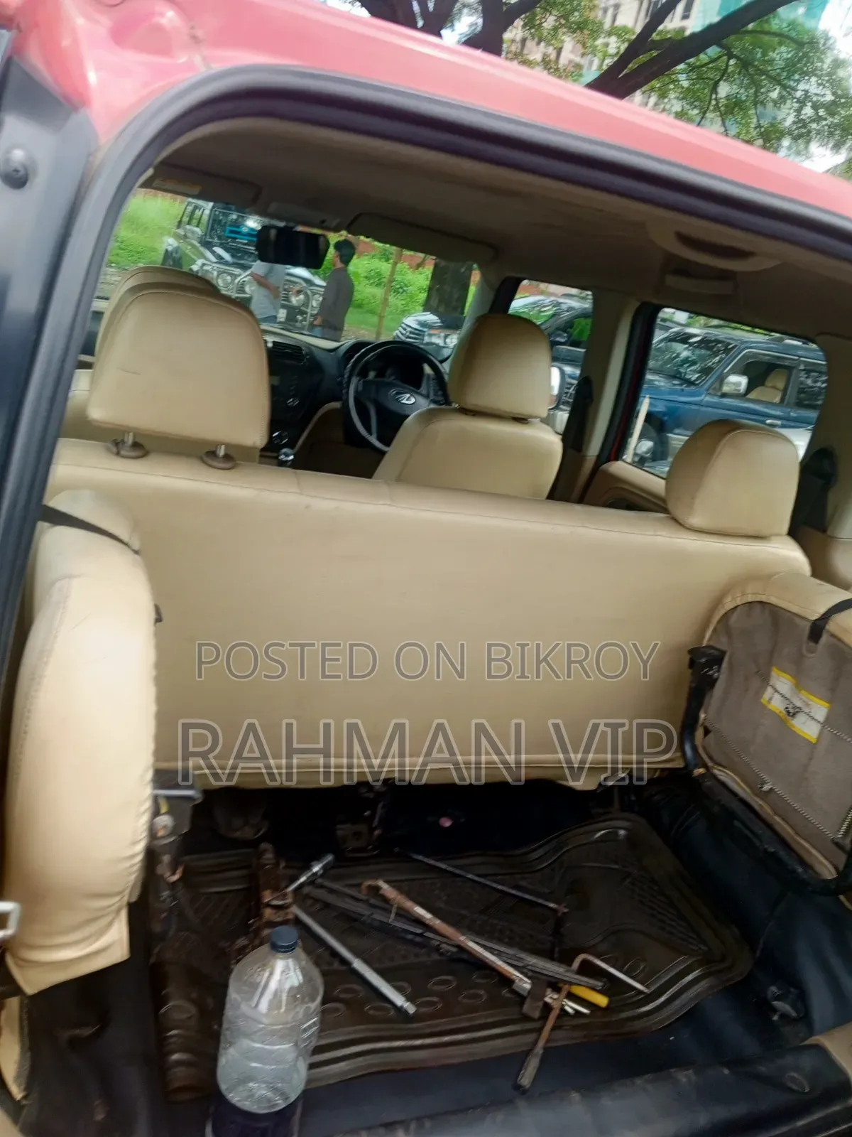 Mahindra XUV500 2017 Red
