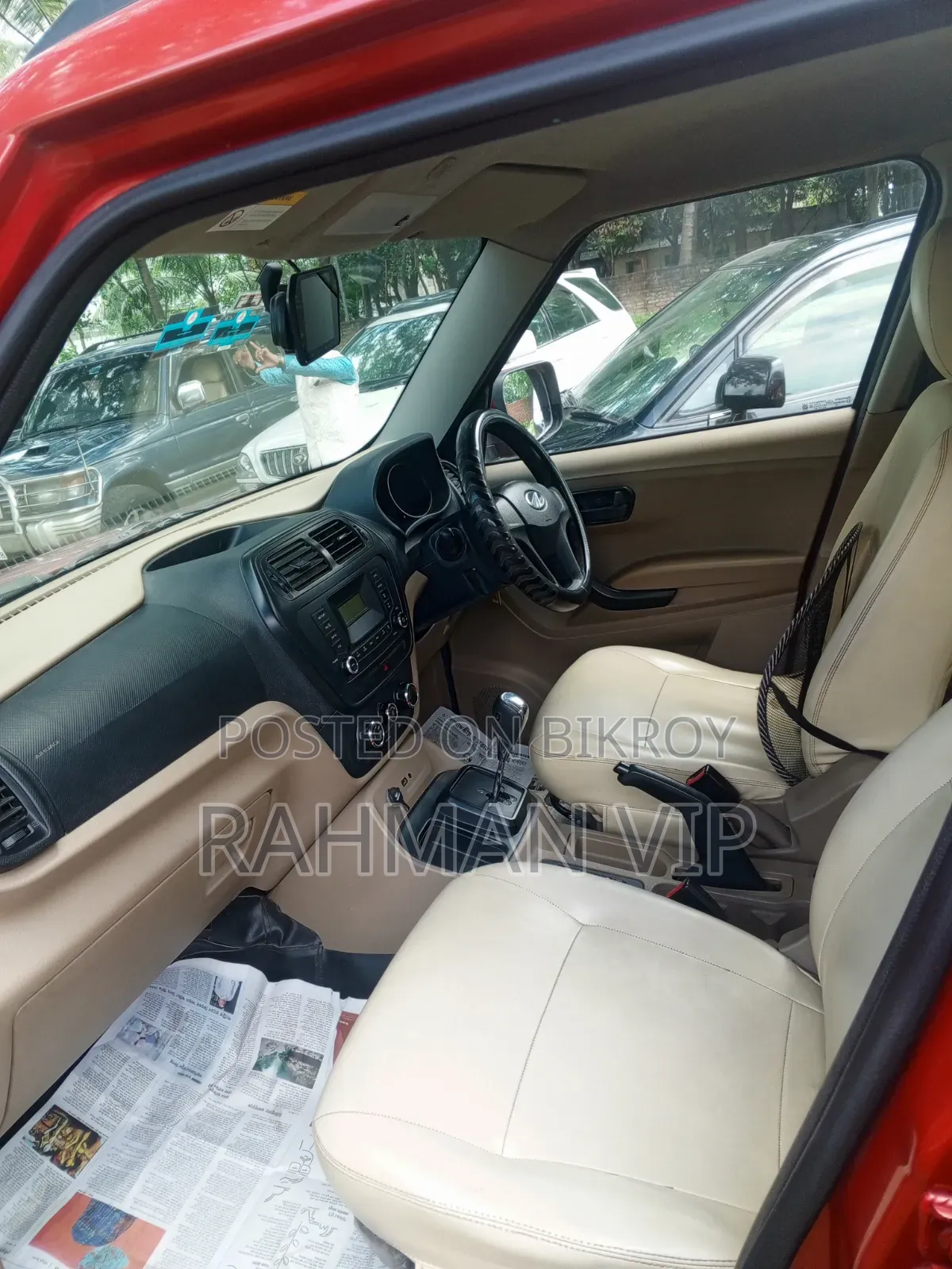 Mahindra XUV500 2017 Red