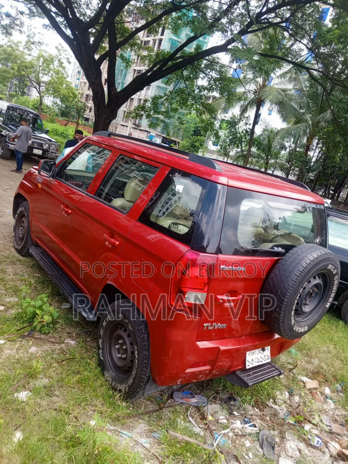 Mahindra XUV500 2017 Red