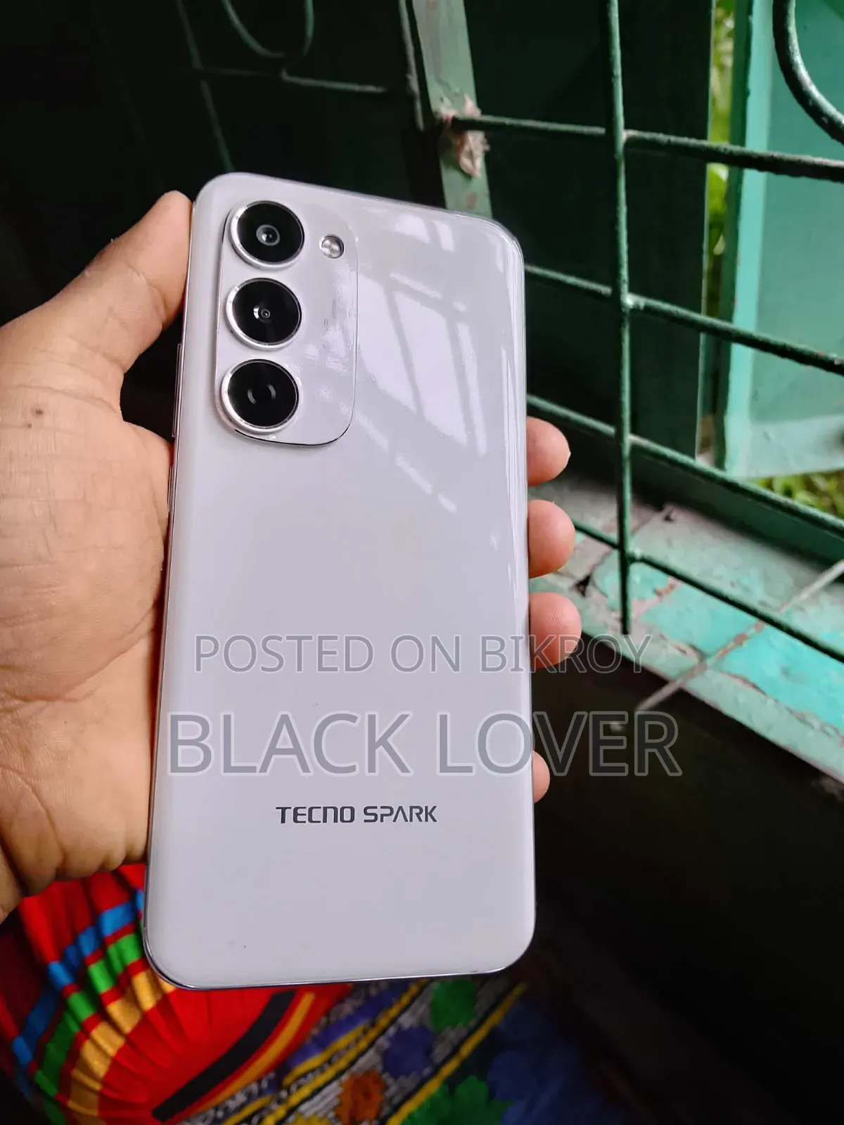 টেকনো স্পার্ক ৪০ প্রো+ ২৫৬ জিবি হোয়াইট