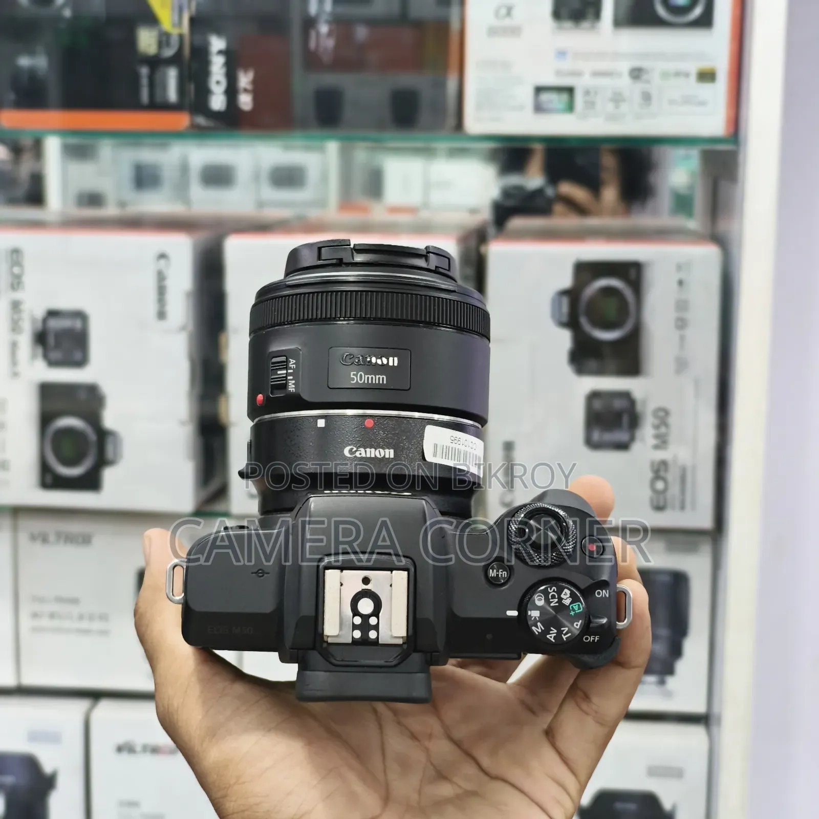 ক্যানন এম৫০ সাথে ৫০মিমি এসটিএম সাথে কনভার্টার