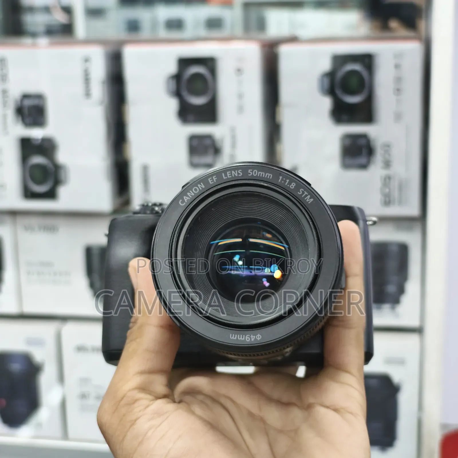 ক্যানন এম৫০ সাথে ৫০মিমি এসটিএম সাথে কনভার্টার