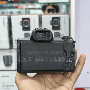 ক্যানন এম৫০ সাথে ৫০মিমি এসটিএম সাথে কনভার্টার