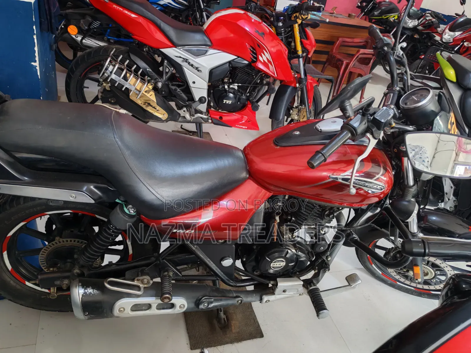 Bajaj Avenger 160 Street 2022 Red