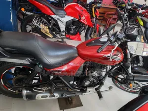 Bajaj Avenger 160 Street 2022 Red