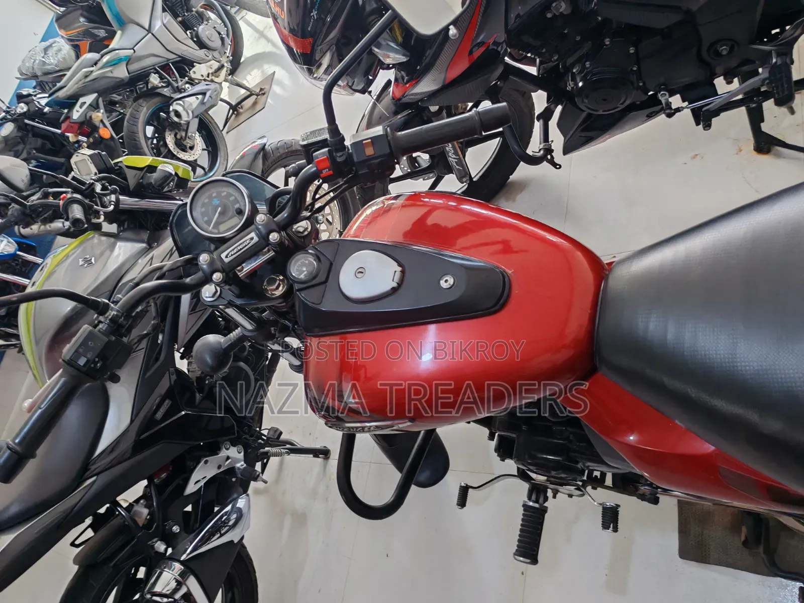 Bajaj Avenger 160 Street 2022 Red