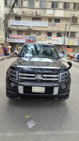 মিতসুবিশি পাজেরো ২০০৬ কালো