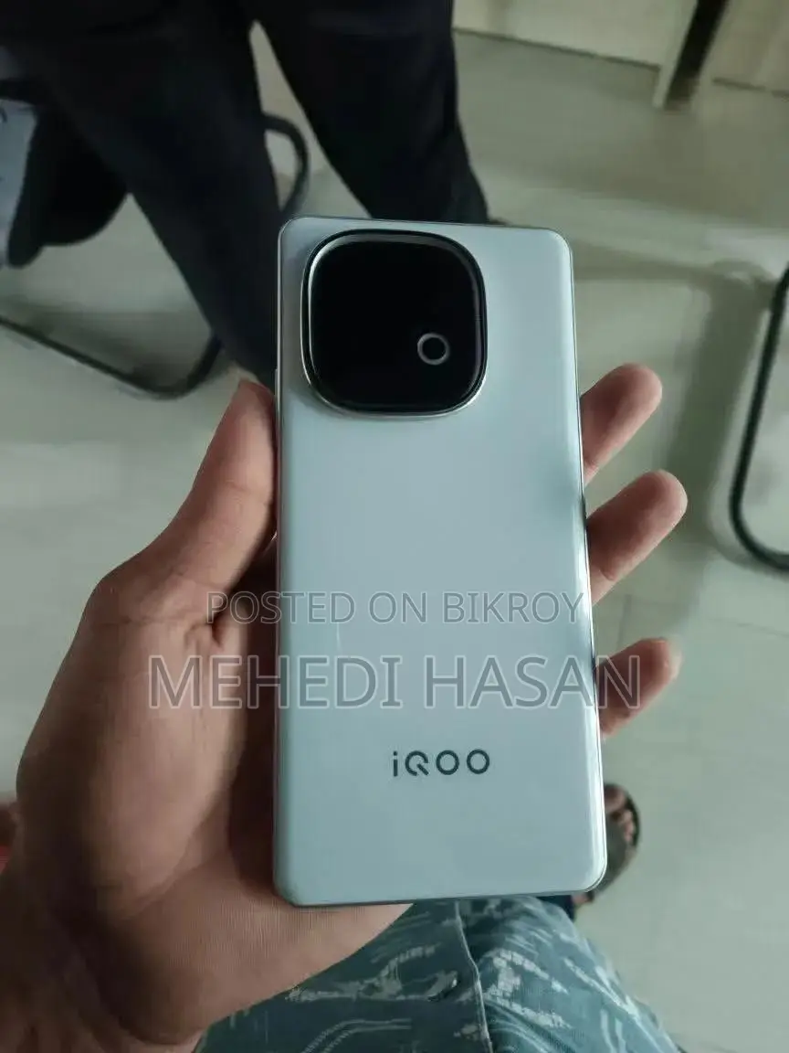 আইকিউওও জেড১০ ২৫৬ জিবি হোয়াইট