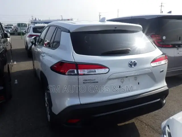 টয়োটা করোলা ক্রস ২০২১ পার্ল