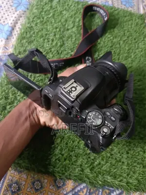 ক্যানন ২০০ডি ৩টি লেন্সসহ