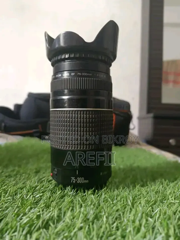 ক্যানন ২০০ডি ৩টি লেন্সসহ