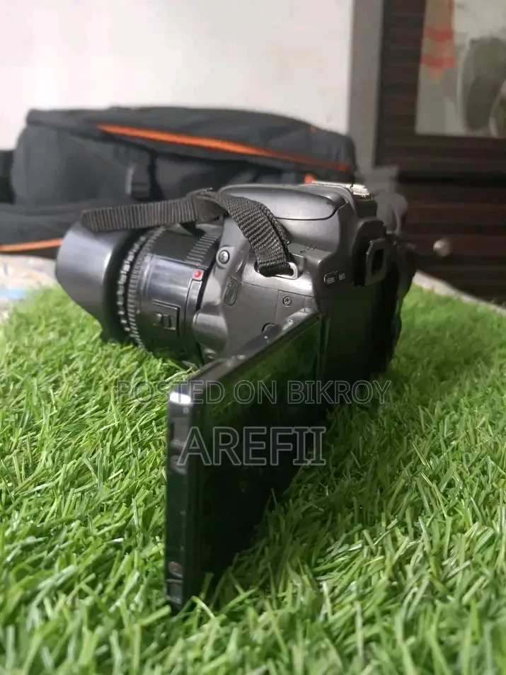 ক্যানন ২০০ডি ৩টি লেন্সসহ