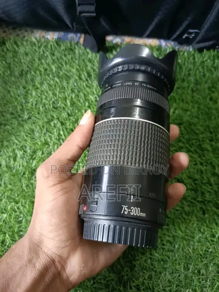 ক্যানন ২০০ডি ৩টি লেন্সসহ