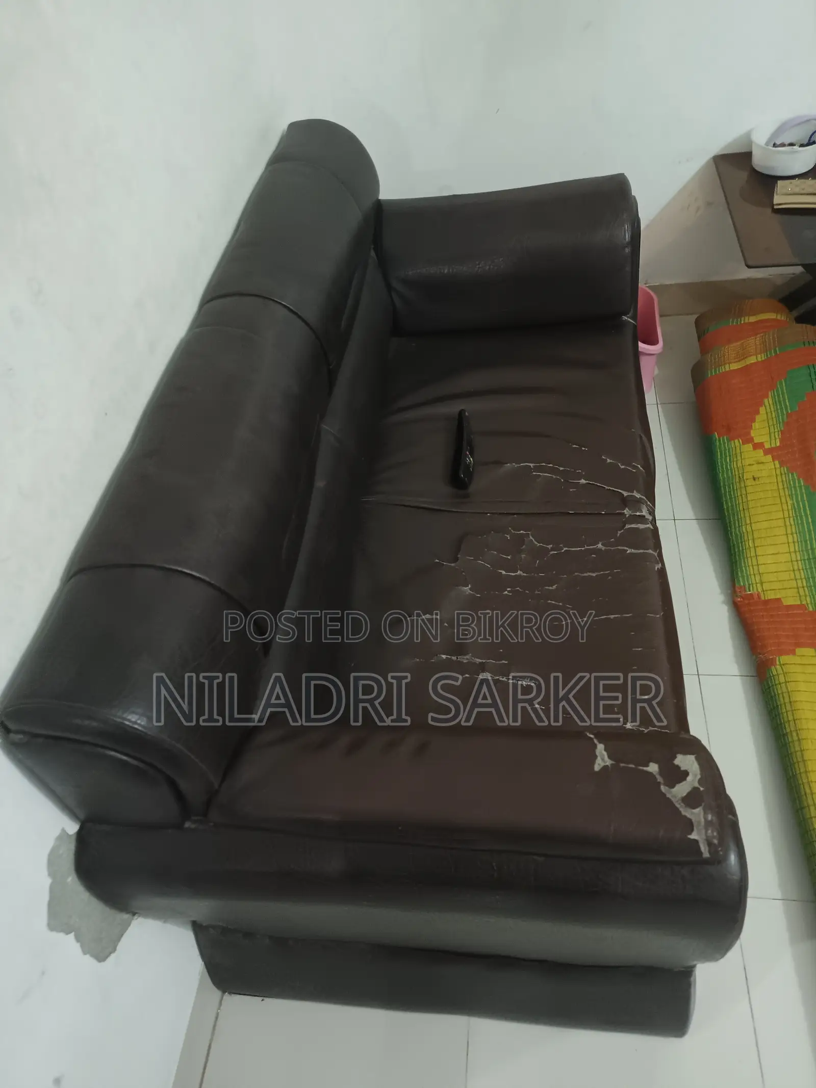 ব্যবহৃত সোফা বিক্রির জন্য