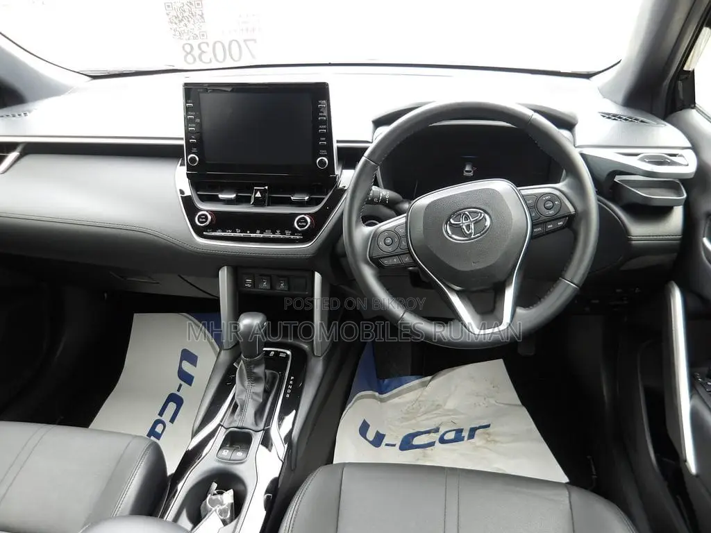 Toyota Corolla Cross 1.8 Hybrid Front Wheel Drive 2022 Black