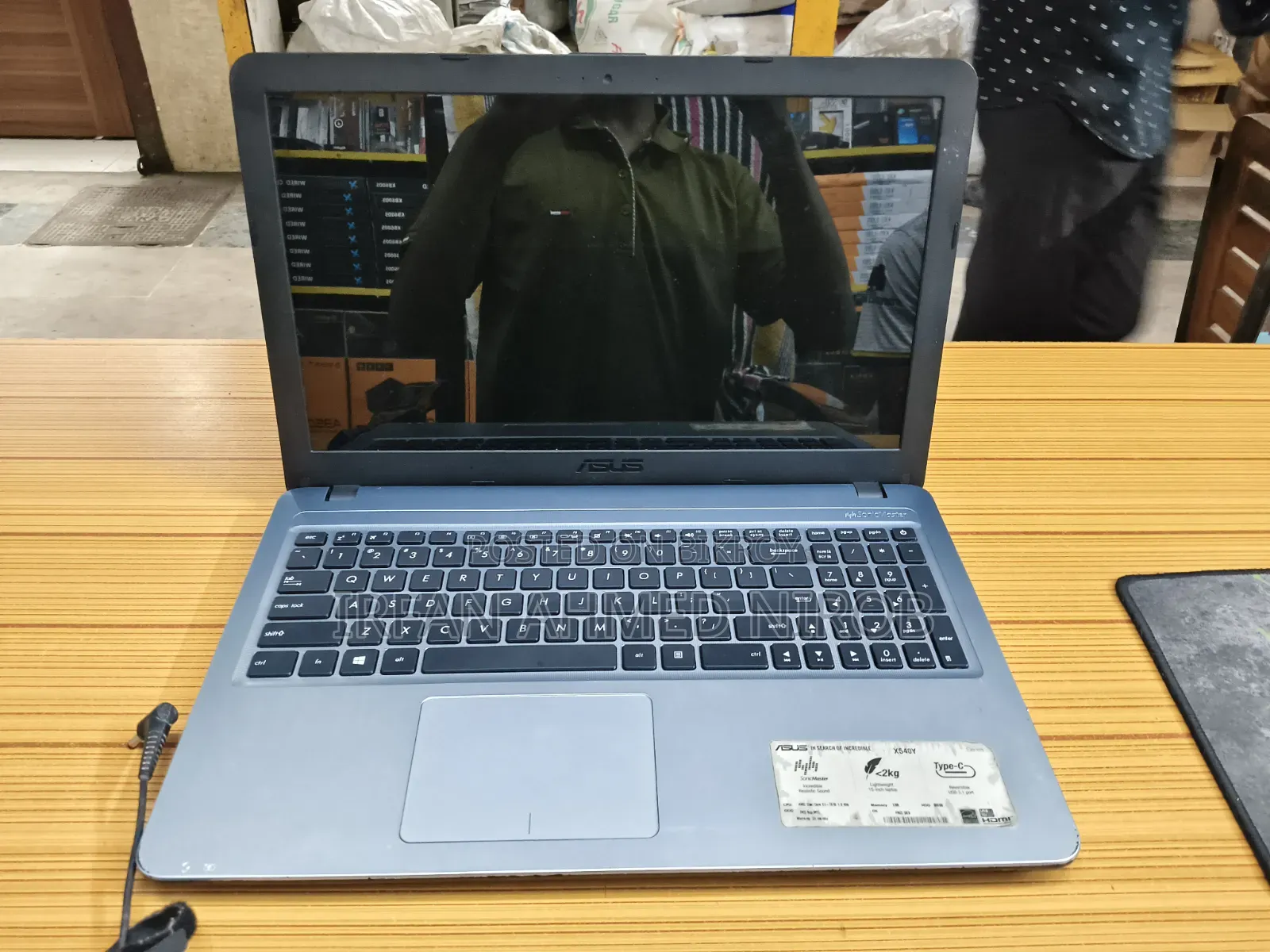 Laptop Asus X540LA 4GB RAM AMD Processor 128GB SSD
