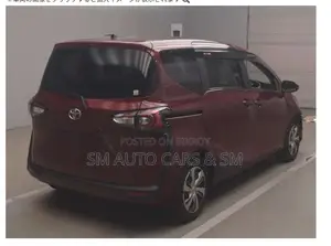 Toyota Sienta 2021 Red