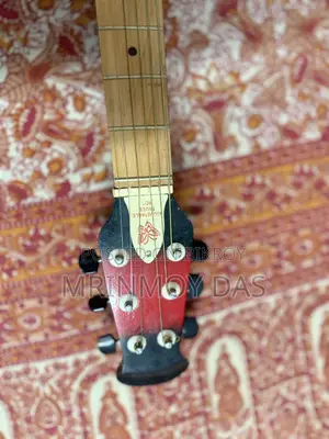 Beautiful. Attractive guitar