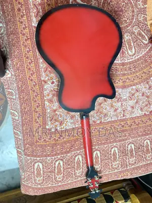 Beautiful. Attractive guitar