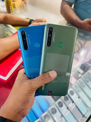 মোবাইল ফোন ১২৮ জিবি নীল