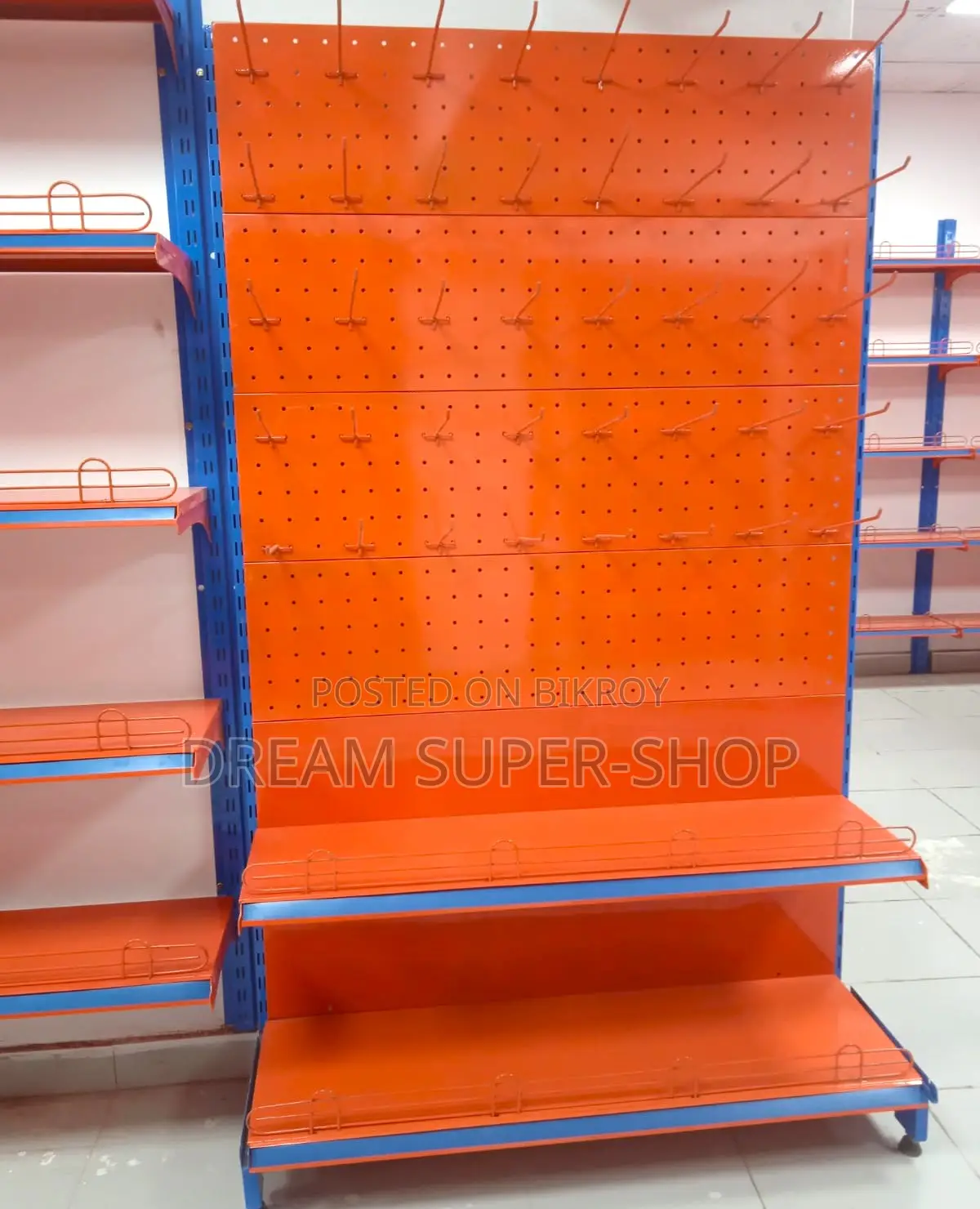 Hook Gondola Rack – Smart Display for Maximum Product Visibility