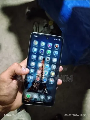 টেকনো স্পার্ক ৪০ ১২৮ জিবি সাদা