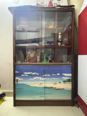 উডেন শোকেস