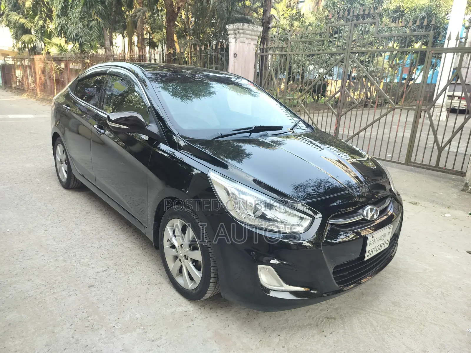 হুন্দাই অ্যাকসেন্ট ২০১৭ ব্লু