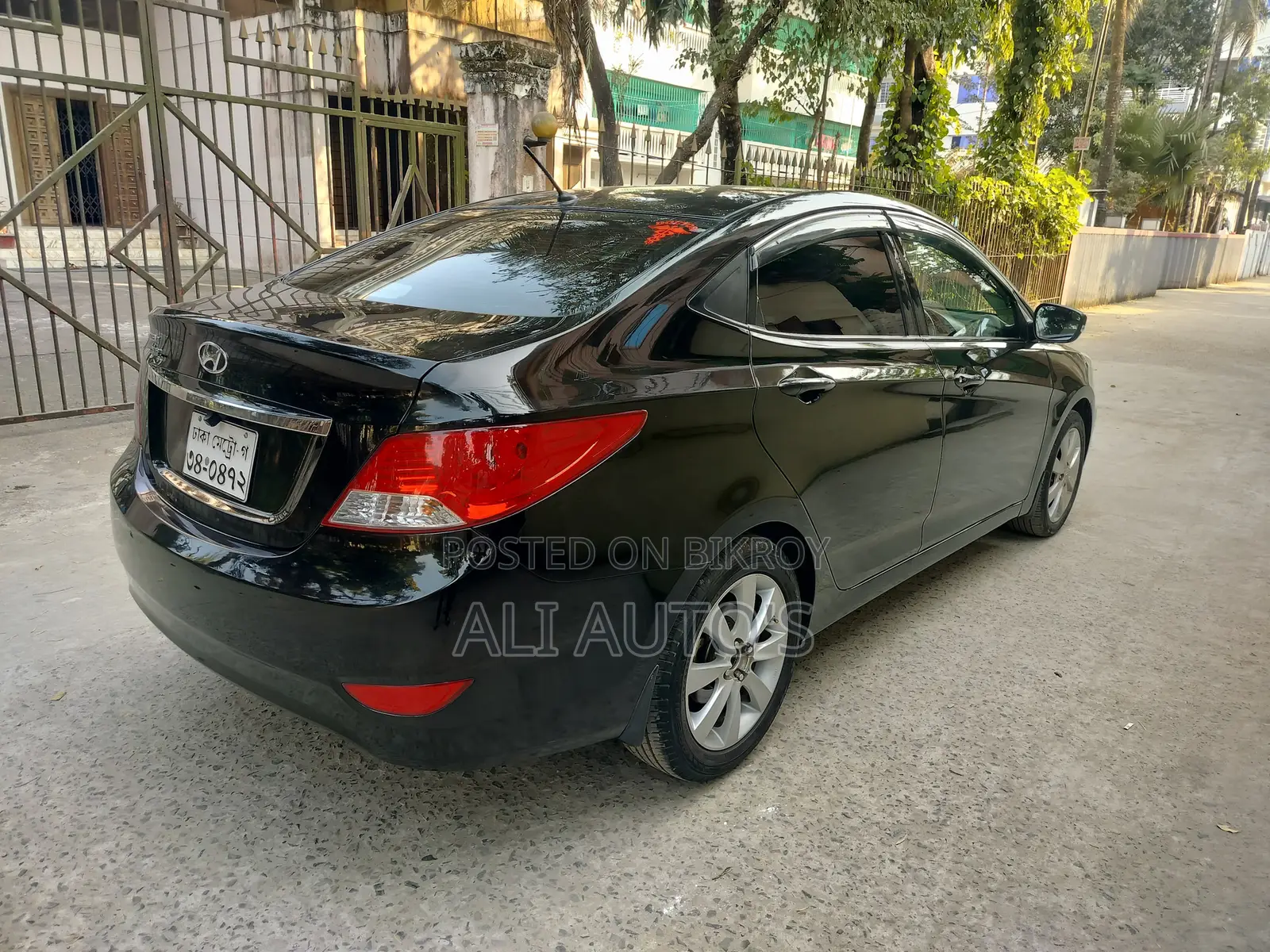 হুন্দাই অ্যাকসেন্ট ২০১৭ ব্লু
