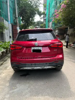এমজি এমজিএ ২০২০ লাল