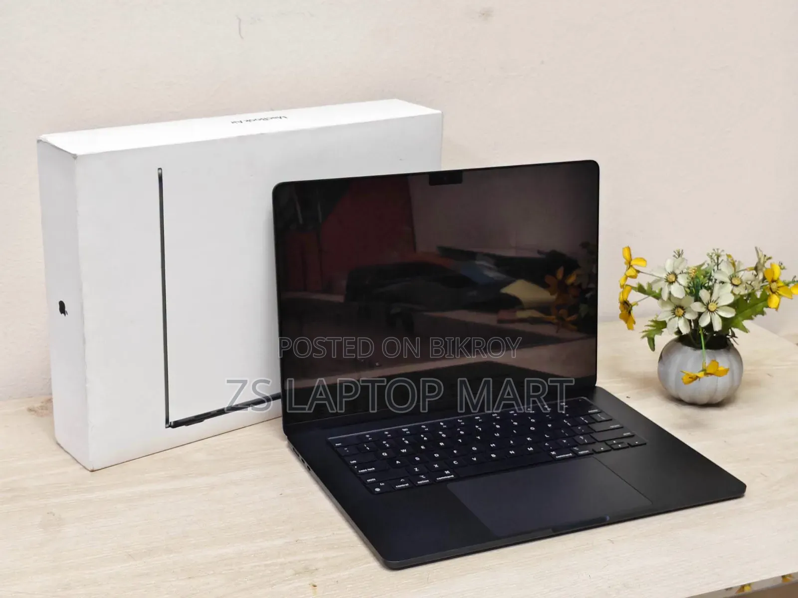 Laptop Apple MacBook Air 2024 M3 8GB Apple M3 SSD 256GB