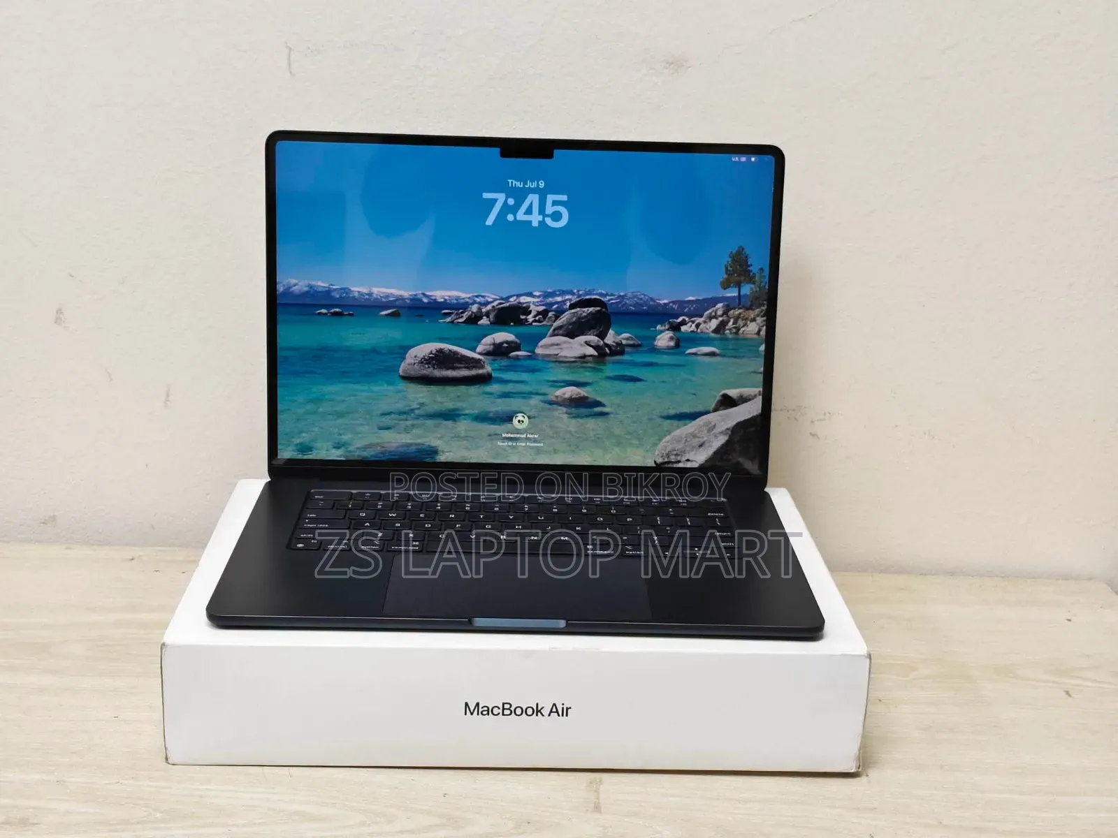 Laptop Apple MacBook Air 2024 M3 8GB Apple M3 SSD 256GB
