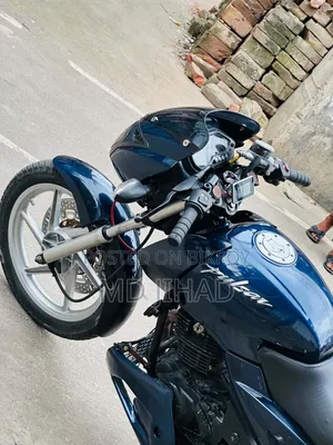 বাজাজ পালসার ১৫০ ২০১১ রেড